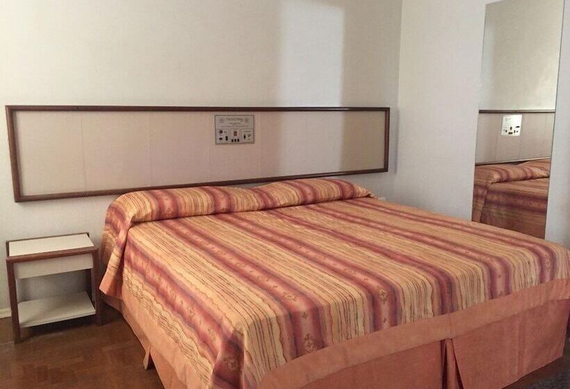 Quarto Deluxe, Primum Palace