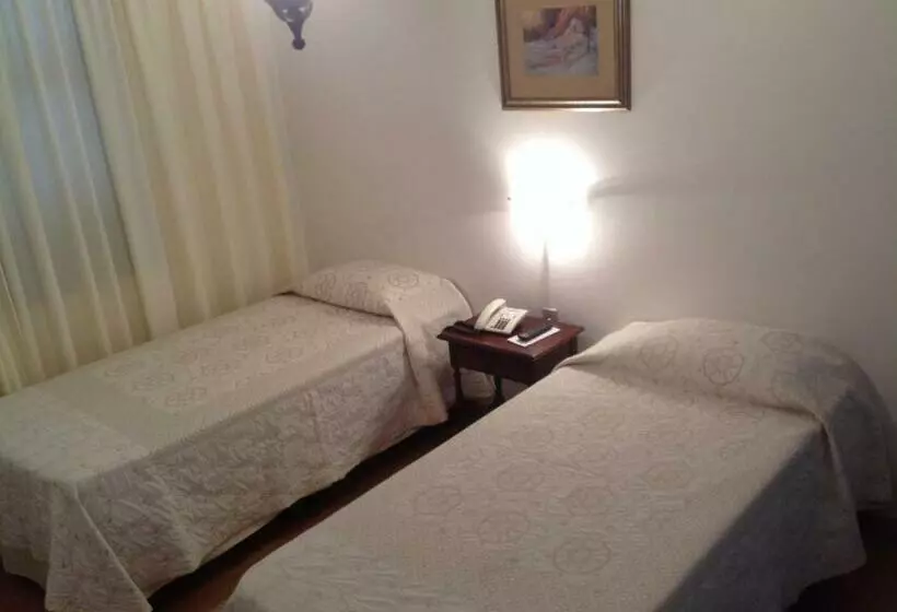 Superior Yhden Hengen Huone, São Luiz