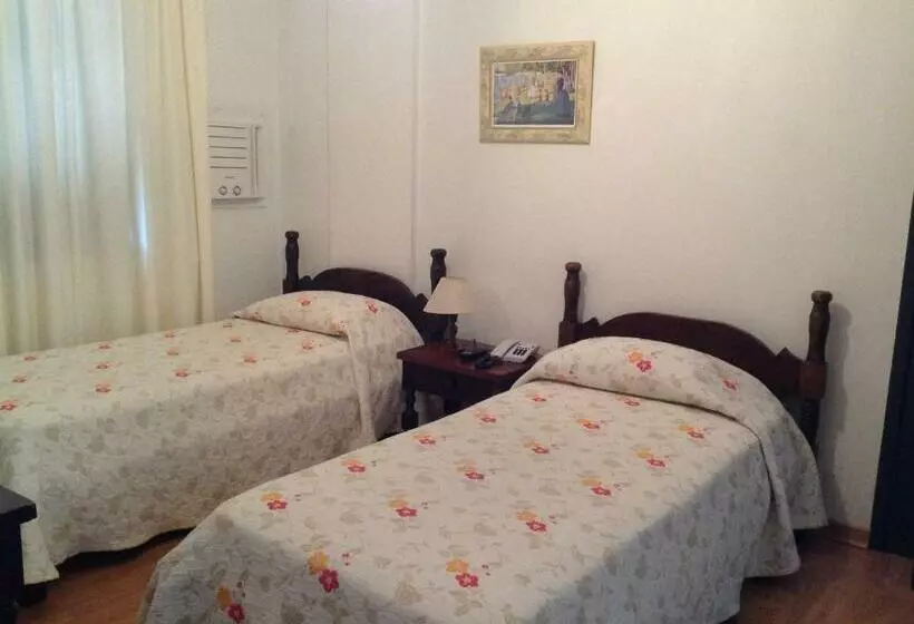 Superior Yhden Hengen Huone, São Luiz