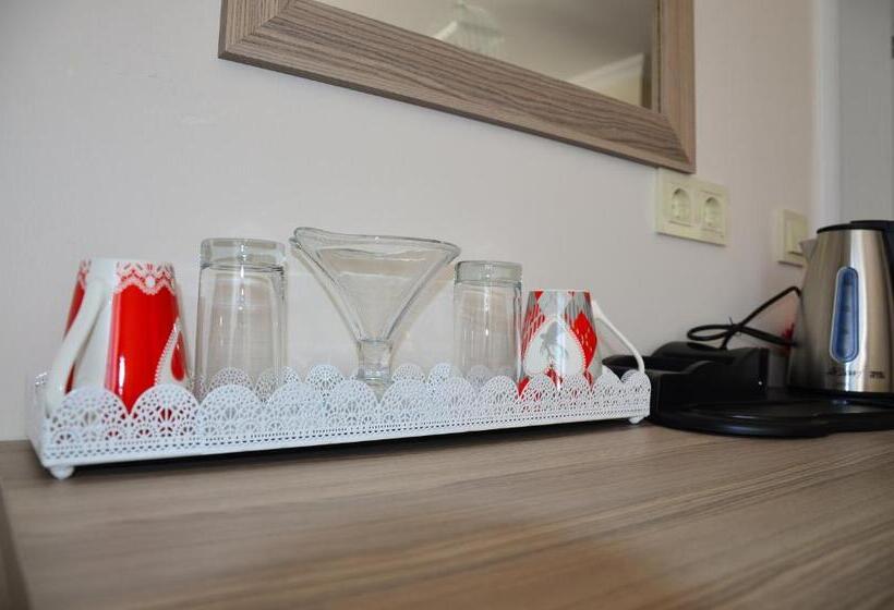 غرفة قياسية رباعية, Rose Garden Boutique