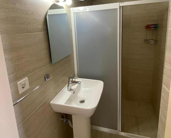 ファミリールーム, Turunç Malmen