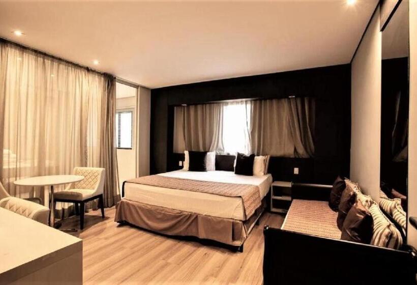 Quarto standart com hidromassagem, Class Hotel Passos