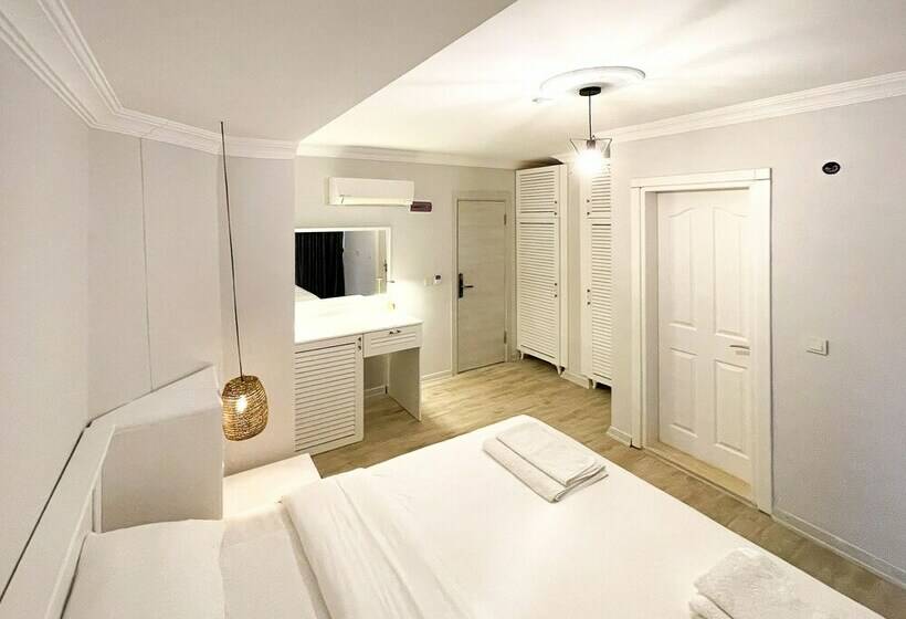 Номер Стандарт Вид на Море, Hidayetin Yeri