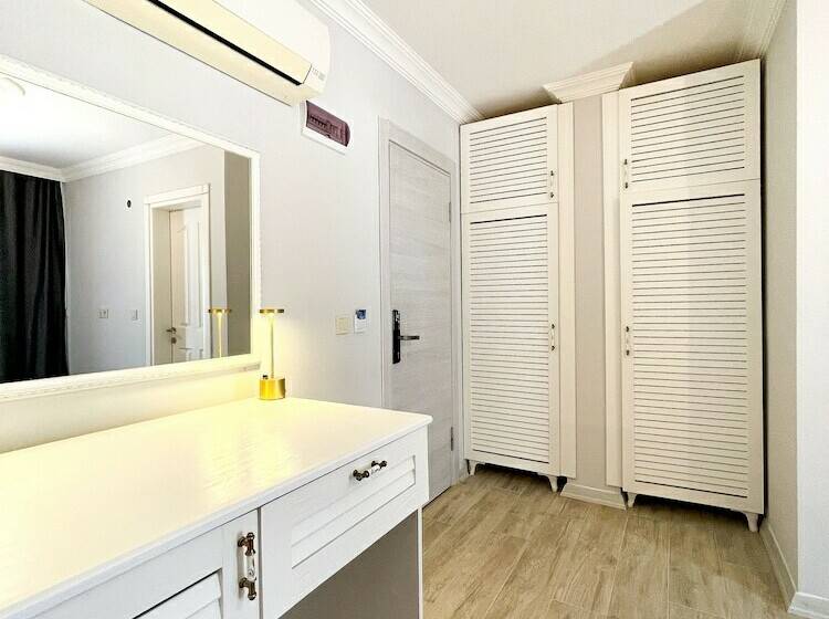 Номер Стандарт Вид на Море, Hidayetin Yeri