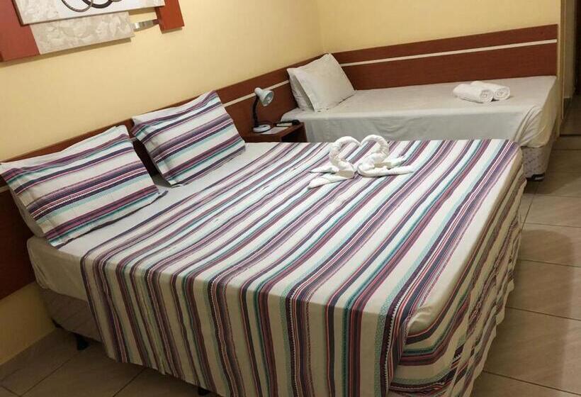 חדר דלוקס לשלושה, Leme Plaza