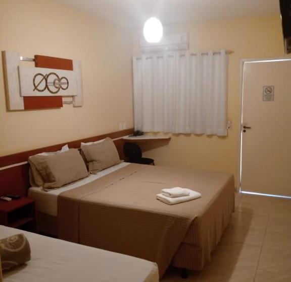 חדר דלוקס לשלושה, Leme Plaza