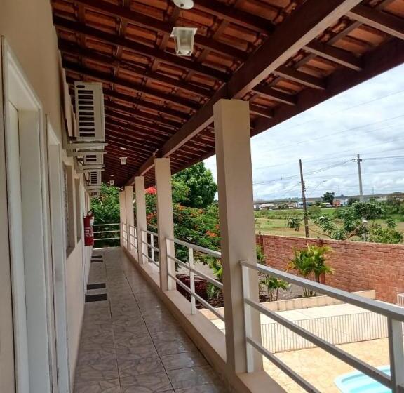 חדר דלוקס לשלושה, Leme Plaza