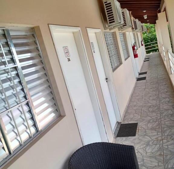 חדר דלוקס לשלושה, Leme Plaza