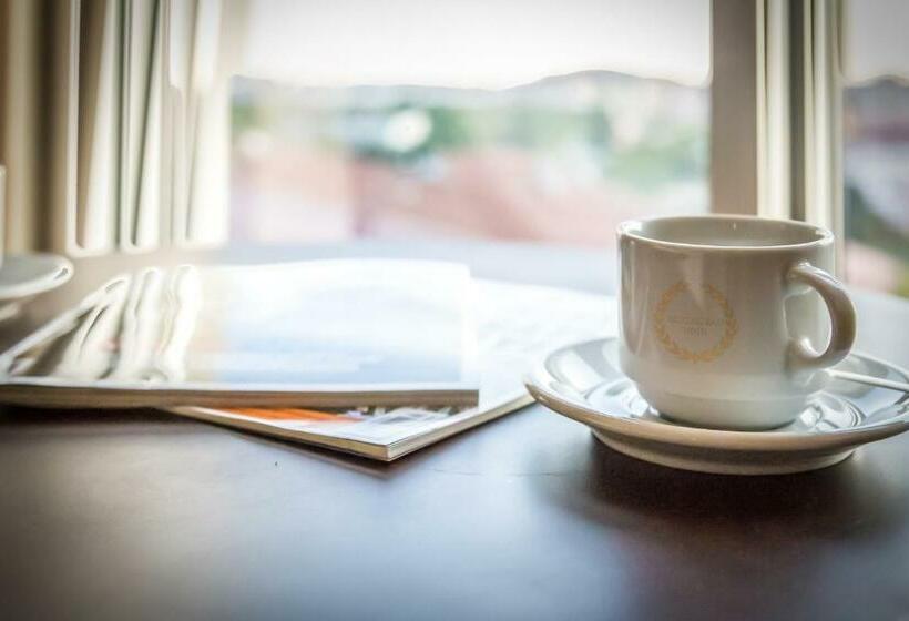 جناح برستيج, Lozengrad