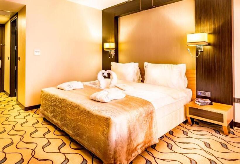 غرفة ديلوكس, Lozengrad