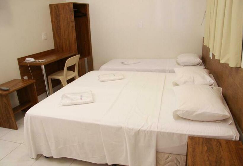 חדר דלוקס לשלושה, Maraja