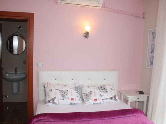 غرفة قياسية فردية, Sapphire