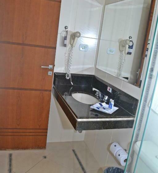 Quarto Superior, Summit Lago