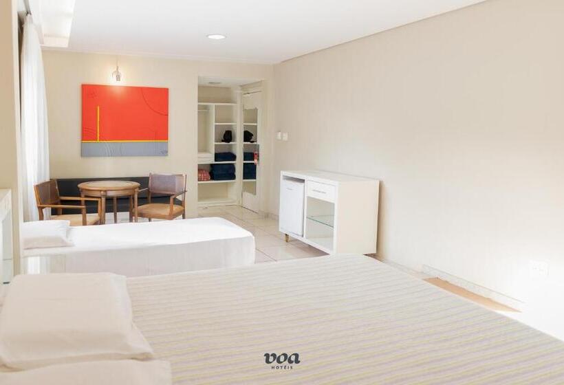 חדר דלוקס לשלושה, Voa Plazza