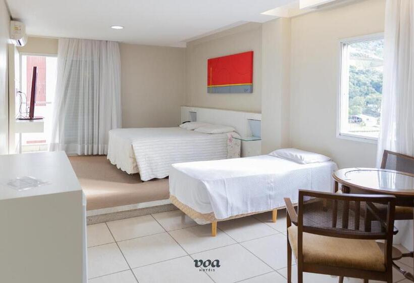 חדר דלוקס לשלושה, Voa Plazza