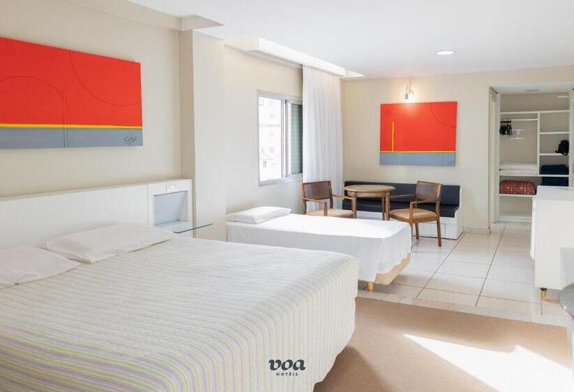 חדר דלוקס לשלושה, Voa Plazza