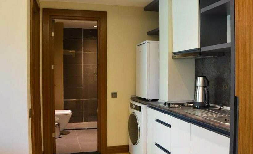 سوییت لوکس, Voice