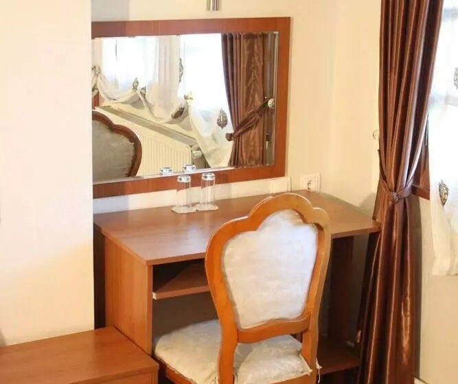 اتاق استاندارد با چشم‌انداز استخر, Kaltur Boutique Otel
