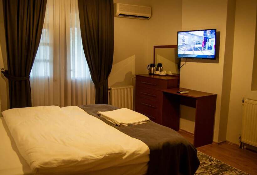 اتاق استاندارد با چشمانداز استخر, Kaltur Boutique Otel