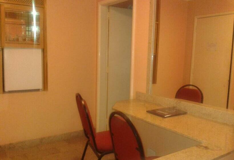 اتاق سوپریور, Motel Comodoro