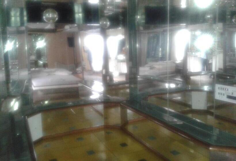 اتاق لوکس, Motel Comodoro