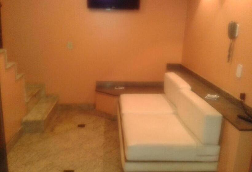 اتاق لوکس, Motel Comodoro