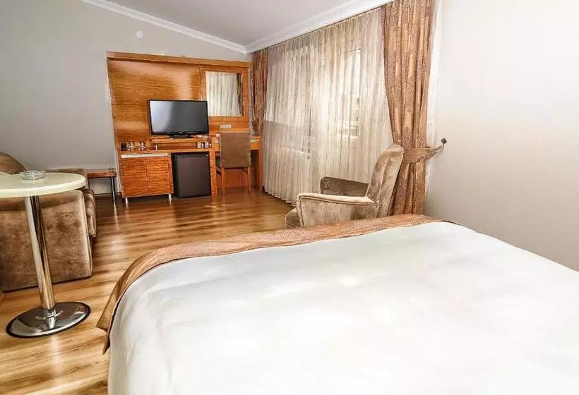 اتاق استاندارد, Serenti Pamuk