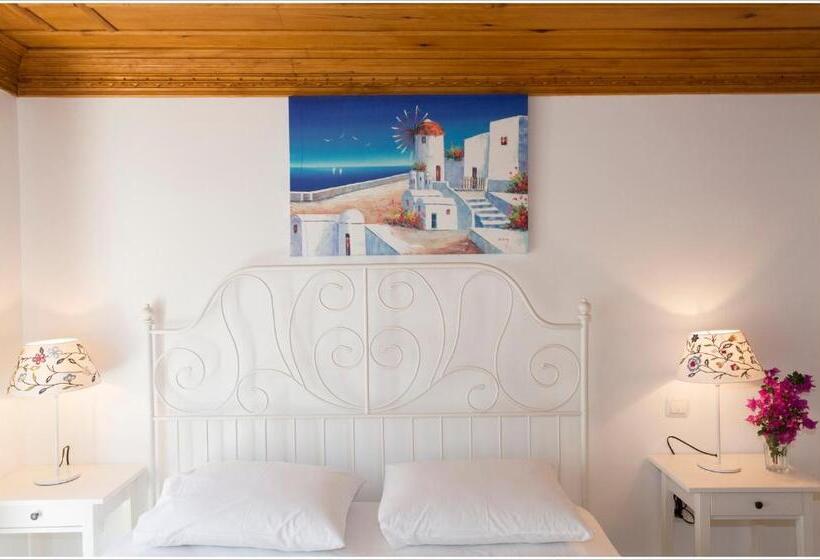 חדר משפחתי, Ayka