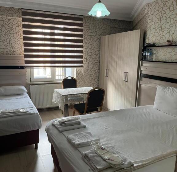 Habitació Triple Estàndard, Balkan Palace Edirne