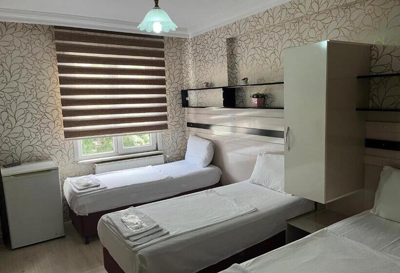 Habitació Triple Estàndard, Balkan Palace Edirne