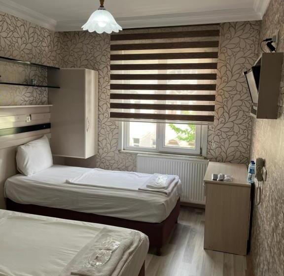 Habitació Triple Estàndard, Balkan Palace Edirne