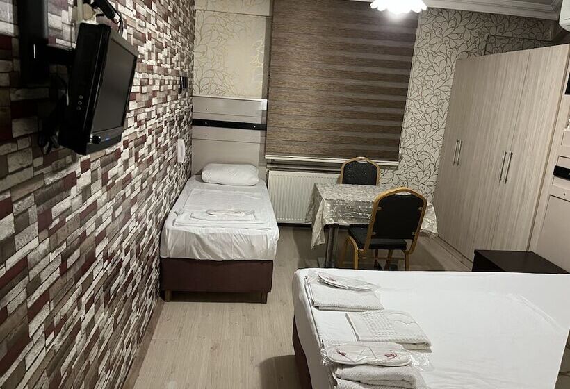 Habitació Triple Estàndard, Balkan Palace Edirne