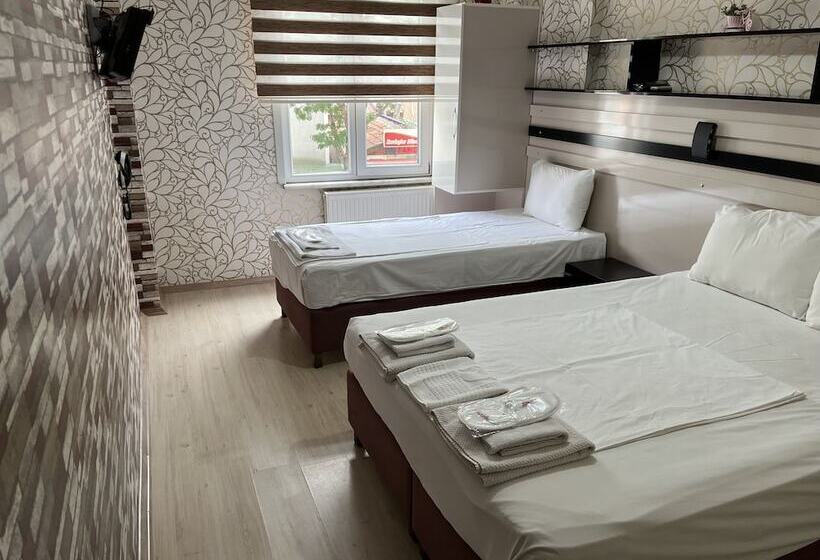 Habitació Triple Estàndard, Balkan Palace Edirne