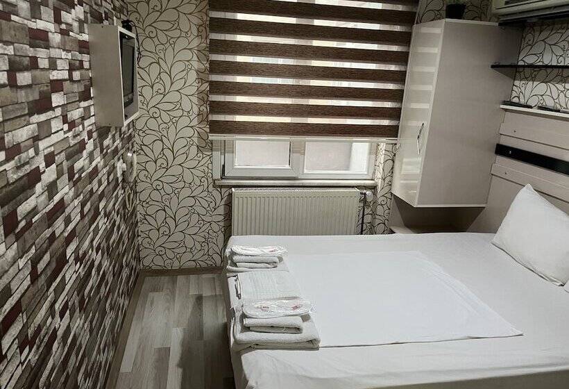 Habitació Triple Estàndard, Balkan Palace Edirne