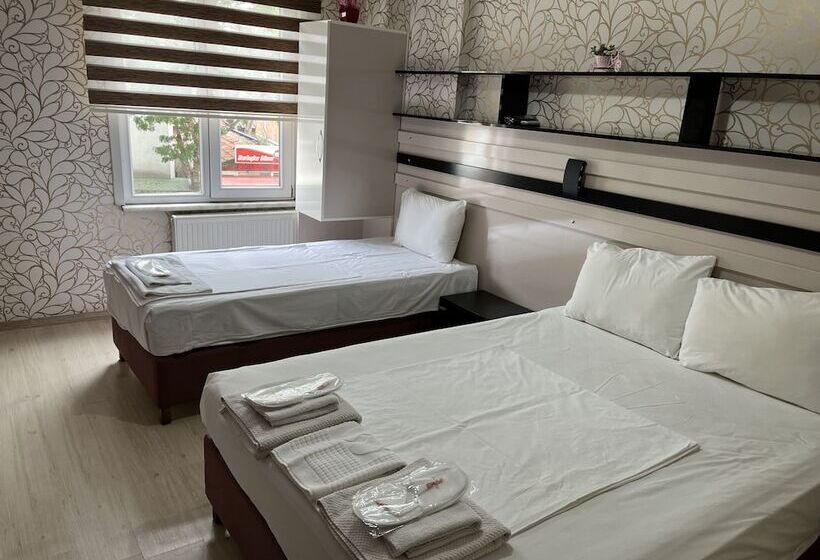 Habitació Triple Estàndard, Balkan Palace Edirne