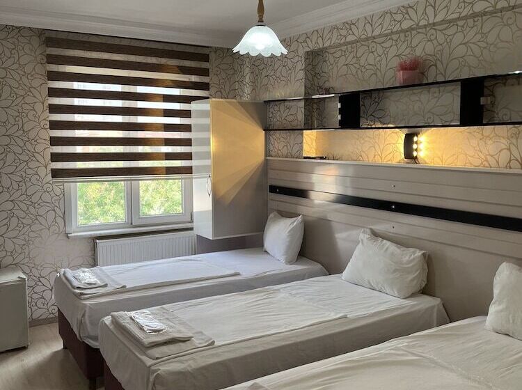 Habitació Triple Estàndard, Balkan Palace Edirne