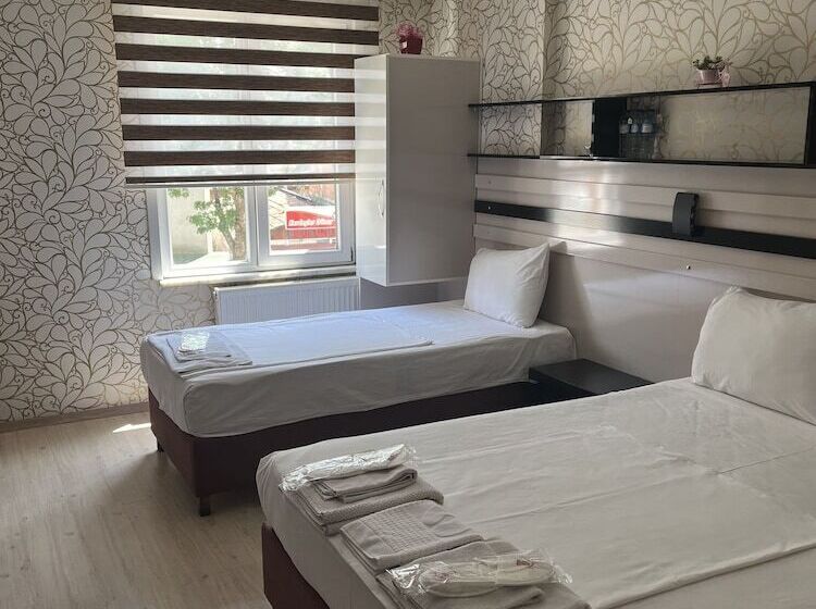 Habitació Triple Estàndard, Balkan Palace Edirne