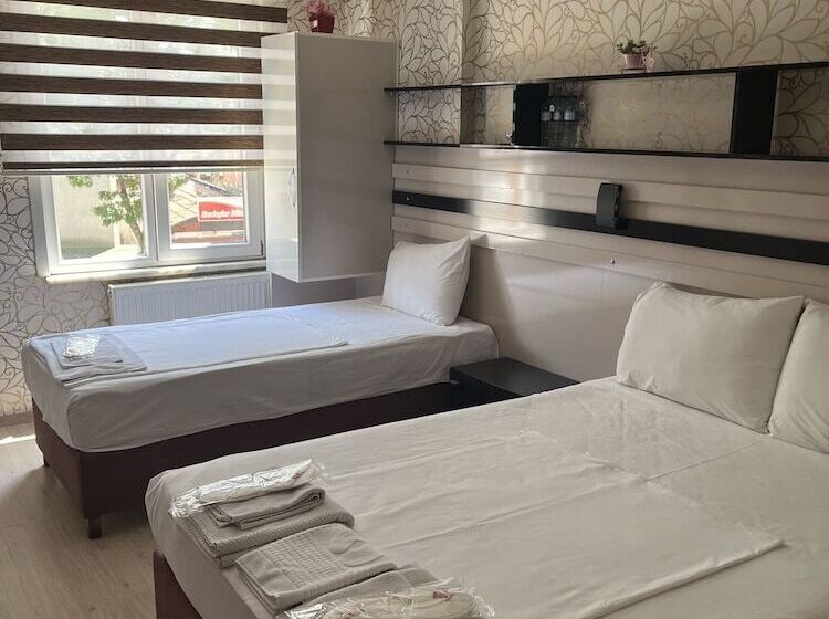 Habitació Triple Estàndard, Balkan Palace Edirne