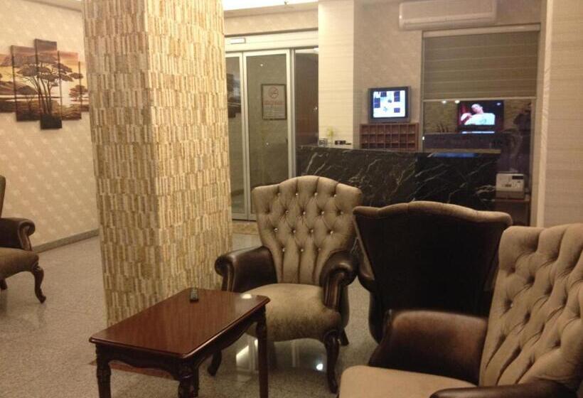 标准三人间, Buyuk