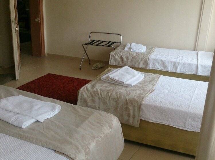 اتاق استاندارد سه نفره, Caylan