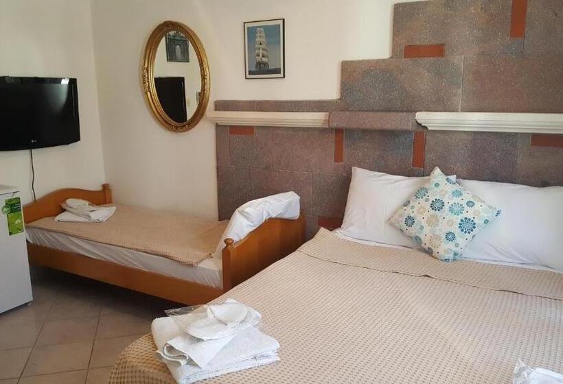 חדר בסיסי לשלושה, Foca Ensar