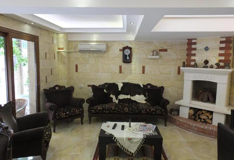 חדר סטנדרט לארבעה, Foca Ensar