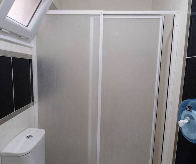 חדר סטנדרט לארבעה, Foca Ensar