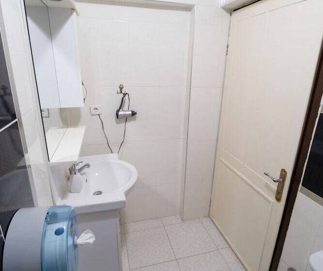 חדר סטנדרט יחיד, Foca Ensar