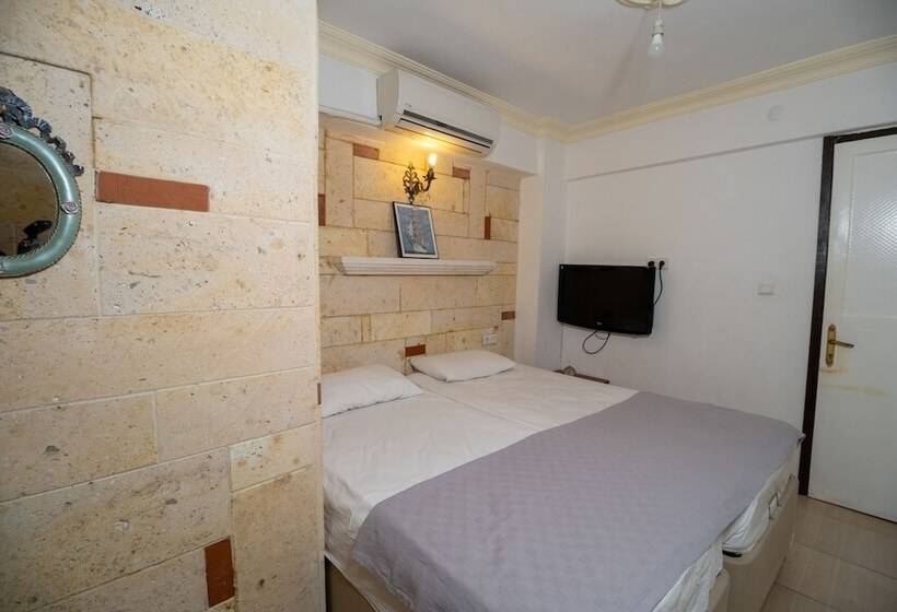 חדר סטנדרט יחיד, Foca Ensar