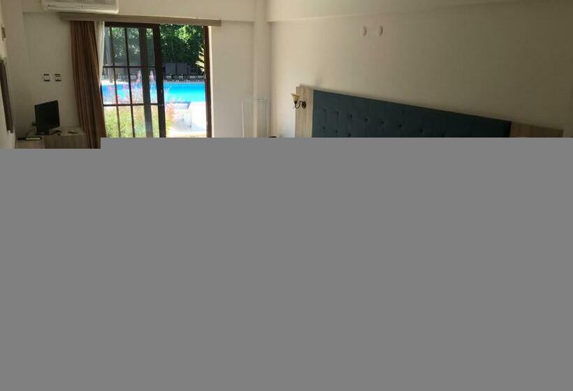 غرفة عائلية, Hamle