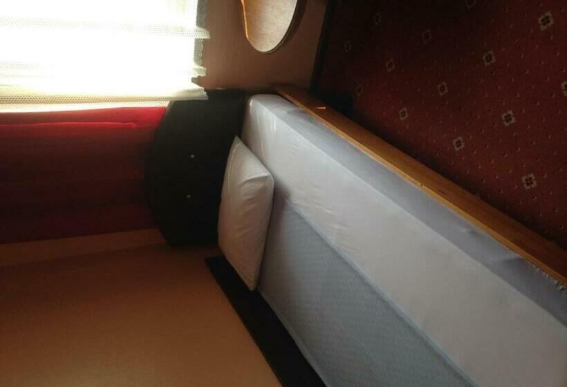 اتاق استاندارد, Necmi