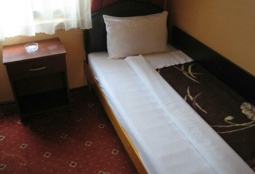 اتاق استاندارد, Necmi