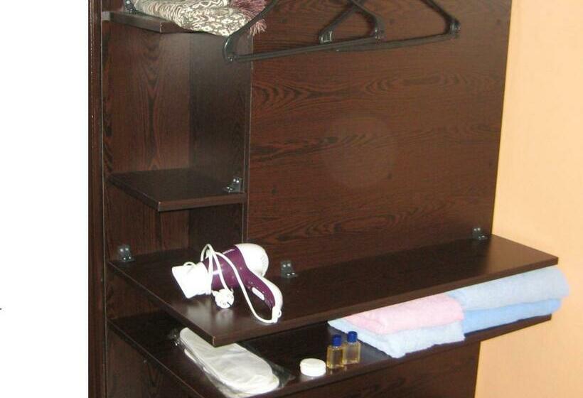 اتاق استاندارد, Necmi