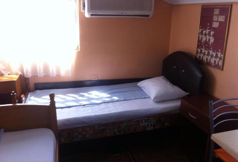 اتاق استاندارد چهارنفره با سرویس بهداشتی مشترک, Necmi